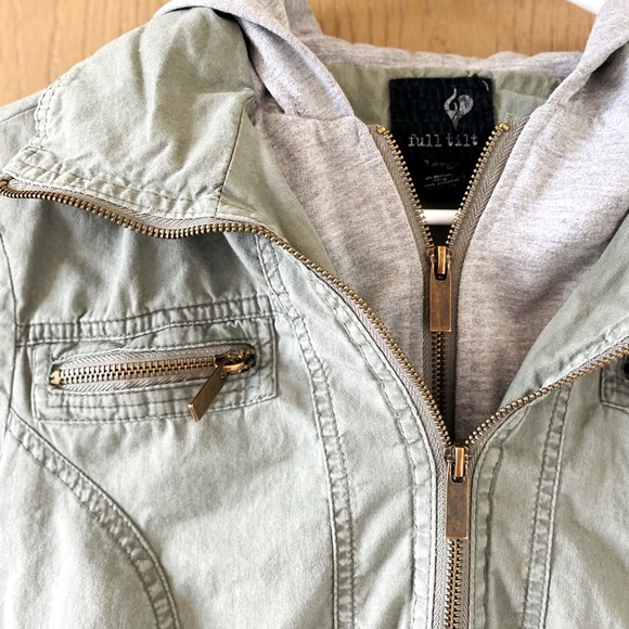 Full Tilt Light Jacket Cropped Double Zipper Green - Picture 2 of 4